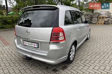 Минивэн Opel Zafira 2009 в 
