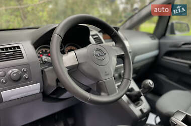 Мінівен Opel Zafira 2005 в 