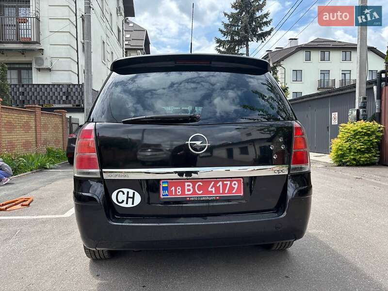 Минивэн Opel Zafira 2007 в Киеве