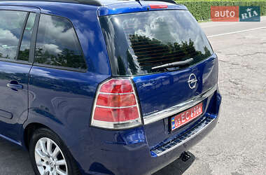 Минивэн Opel Zafira 2005 в 
