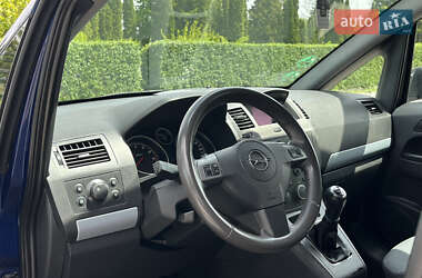 Минивэн Opel Zafira 2005 в 