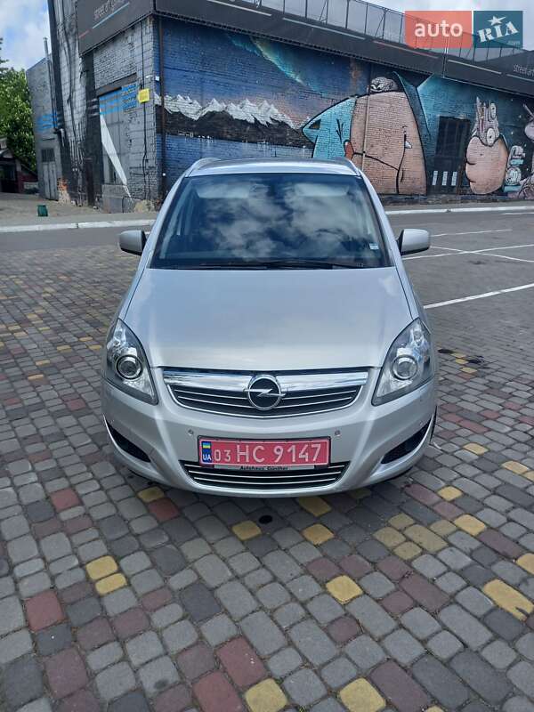 Opel Zafira 2012