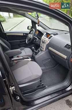 Минивэн Opel Zafira 2008 в 