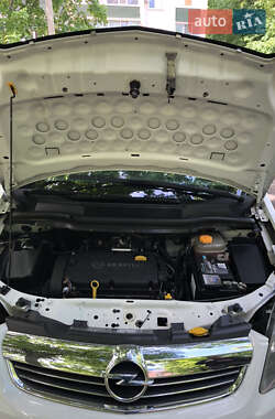 Минивэн Opel Zafira 2009 в 