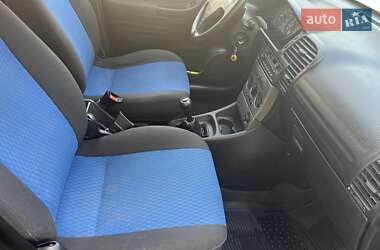 Минивэн Opel Zafira 2003 в 