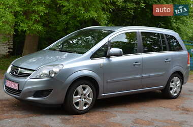 Минивэн Opel Zafira 2010 в 
