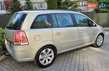 Минивэн Opel Zafira 2008 в 
