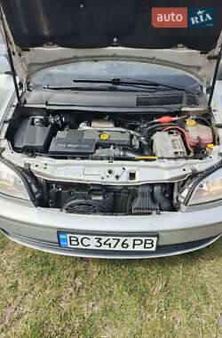 Минивэн Opel Zafira 2004 в 