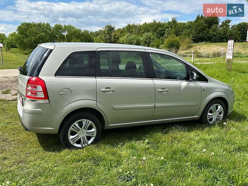 Мінівен Opel Zafira 2010 в Львові