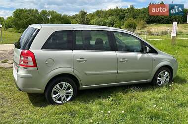 Минивэн Opel Zafira 2010 в 