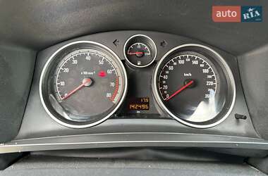 Минивэн Opel Zafira 2010 в 
