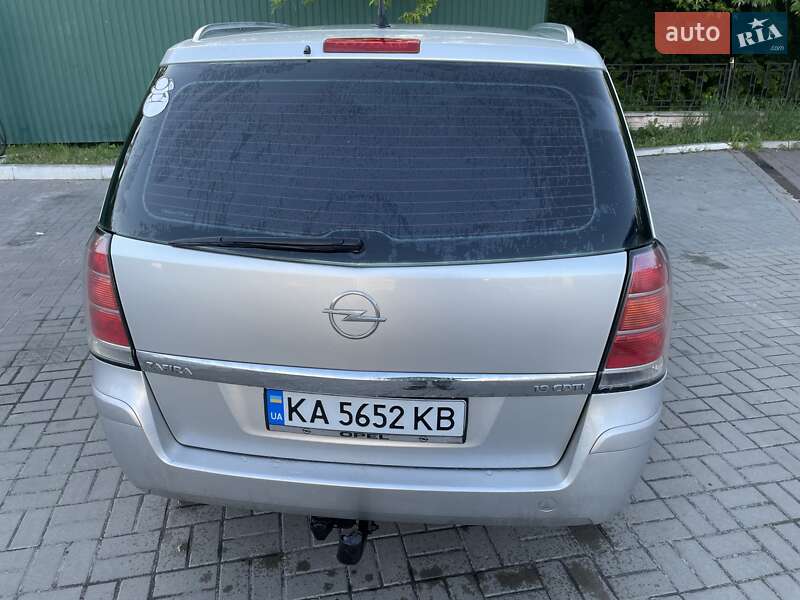 Минивэн Opel Zafira 2007 в Киеве