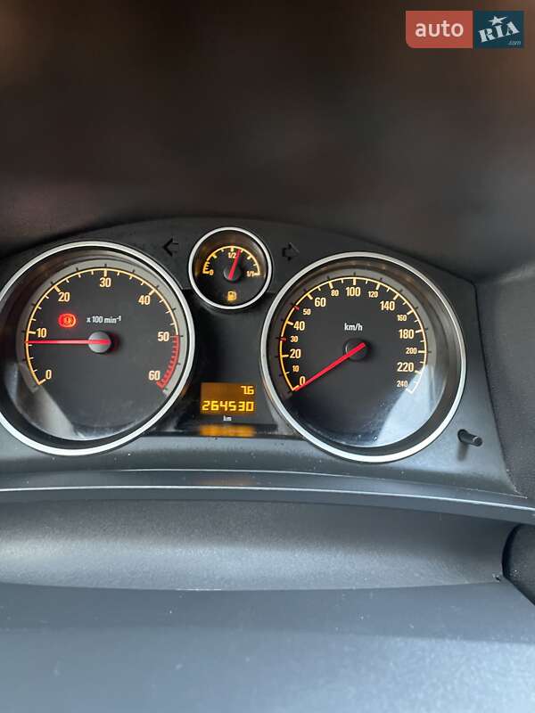 Минивэн Opel Zafira 2007 в Киеве