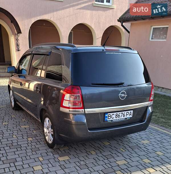 Opel Zafira 2012