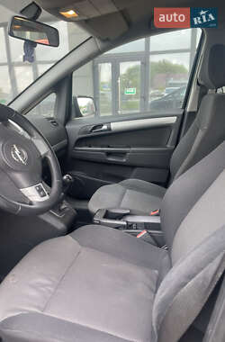 Минивэн Opel Zafira 2012 в 