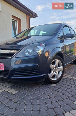 Минивэн Opel Zafira 2008 в 