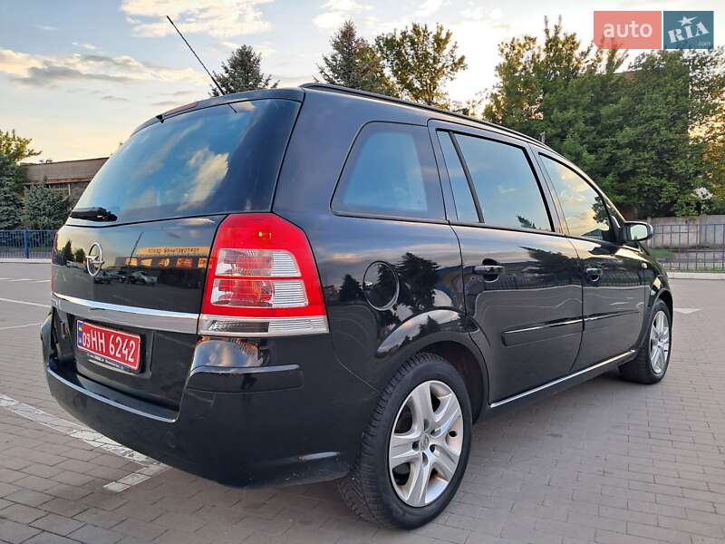 Минивэн Opel Zafira 2009 в 