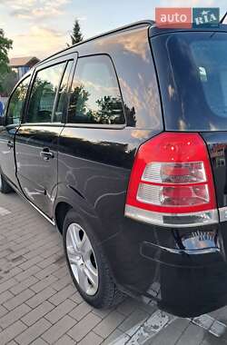 Минивэн Opel Zafira 2009 в 