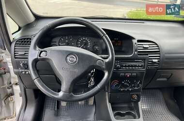 Минивэн Opel Zafira 2002 в 