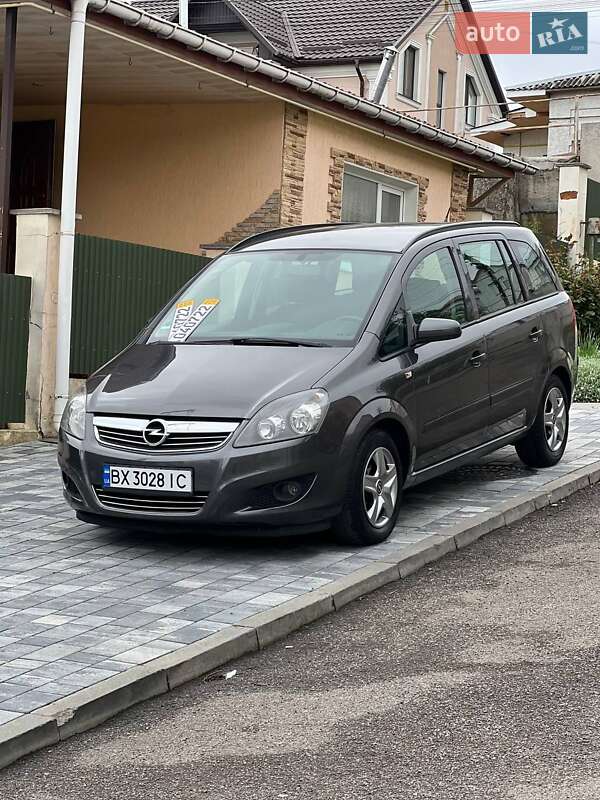 Минивэн Opel Zafira 2009 в Хмельницком