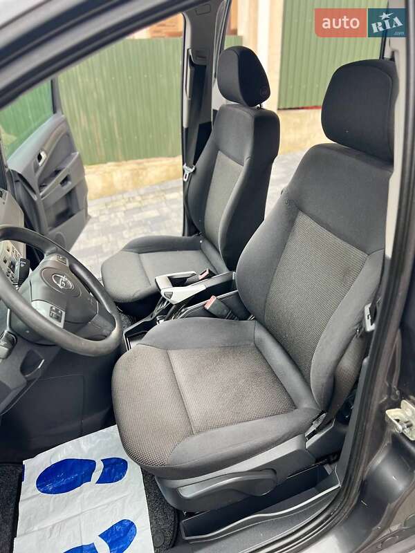 Минивэн Opel Zafira 2009 в Хмельницком