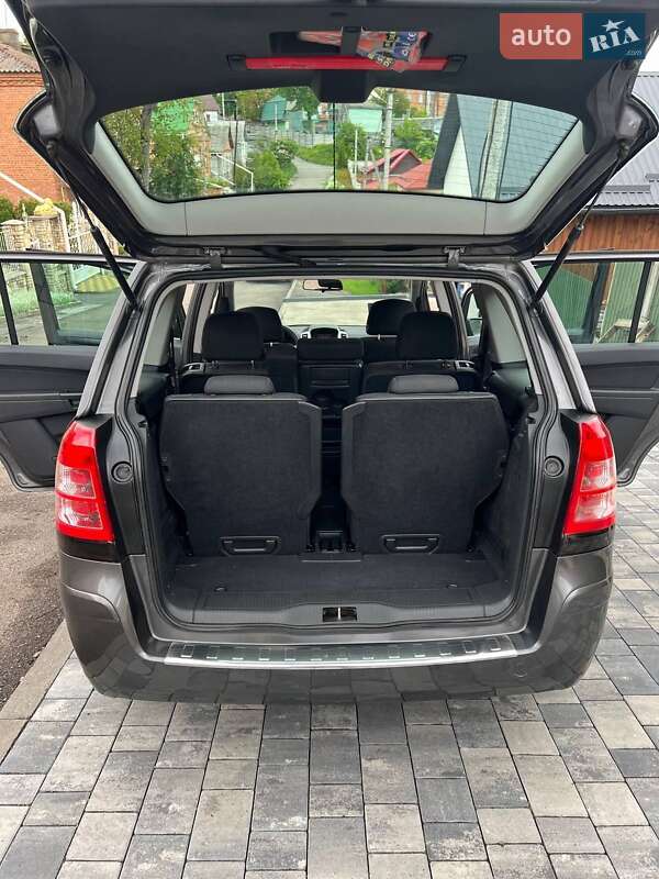 Минивэн Opel Zafira 2009 в Хмельницком