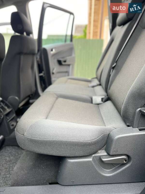 Минивэн Opel Zafira 2009 в Хмельницком