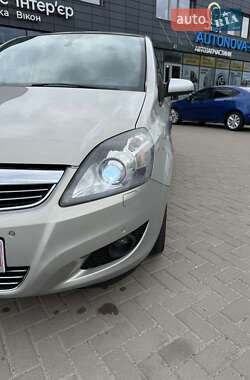 Минивэн Opel Zafira 2009 в 