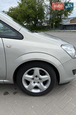Минивэн Opel Zafira 2009 в 