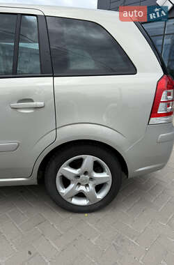 Минивэн Opel Zafira 2009 в 