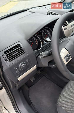 Минивэн Opel Zafira 2009 в 