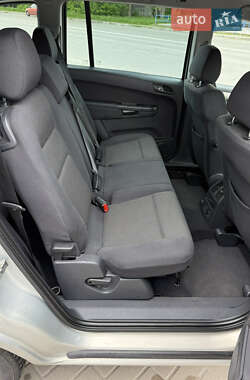 Минивэн Opel Zafira 2009 в 