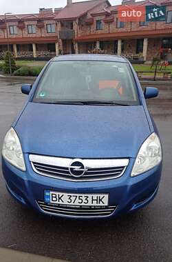 Минивэн Opel Zafira 2009 в Гоще