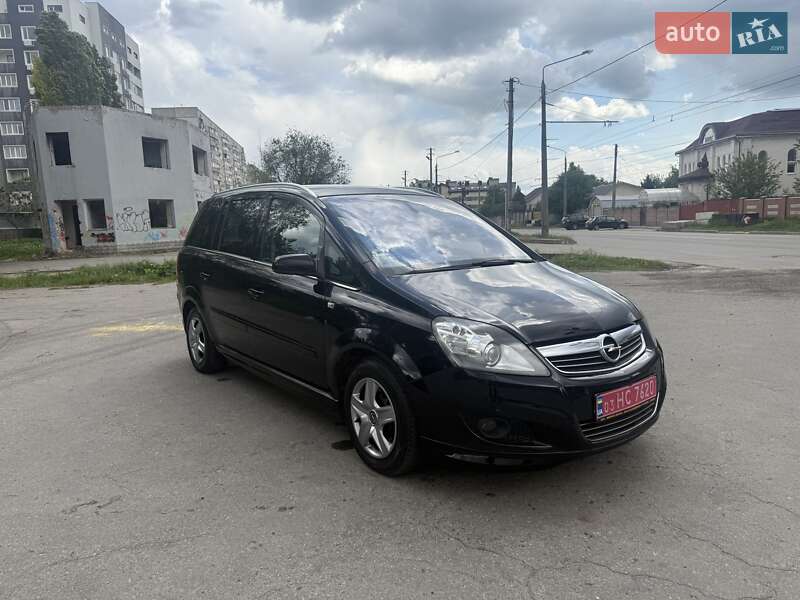 Минивэн Opel Zafira 2009 в 
