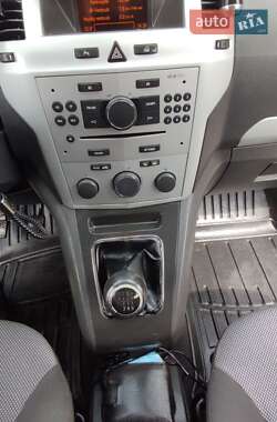 Минивэн Opel Zafira 2009 в 