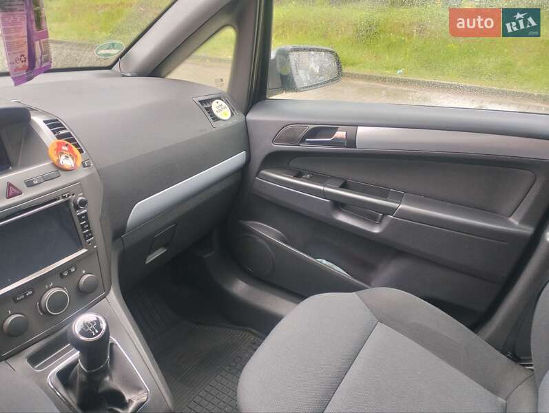Мінівен Opel Zafira 2006 в Острозі