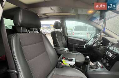 Минивэн Opel Zafira 2010 в 