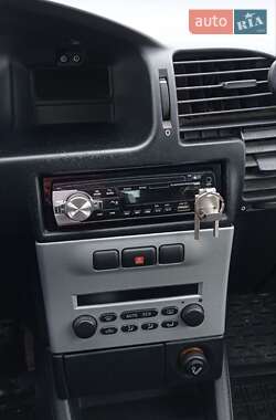 Минивэн Opel Zafira 2003 в 