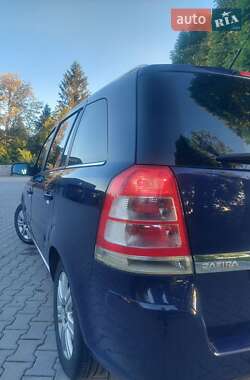 Мінівен Opel Zafira 2010 в 