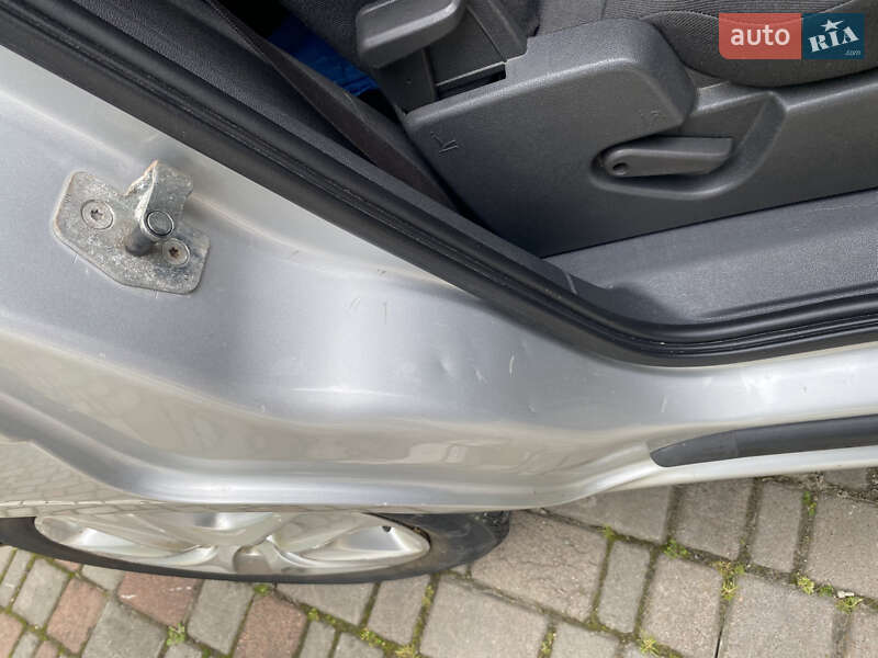 Минивэн Opel Zafira 2012 в Ивано-Франковске