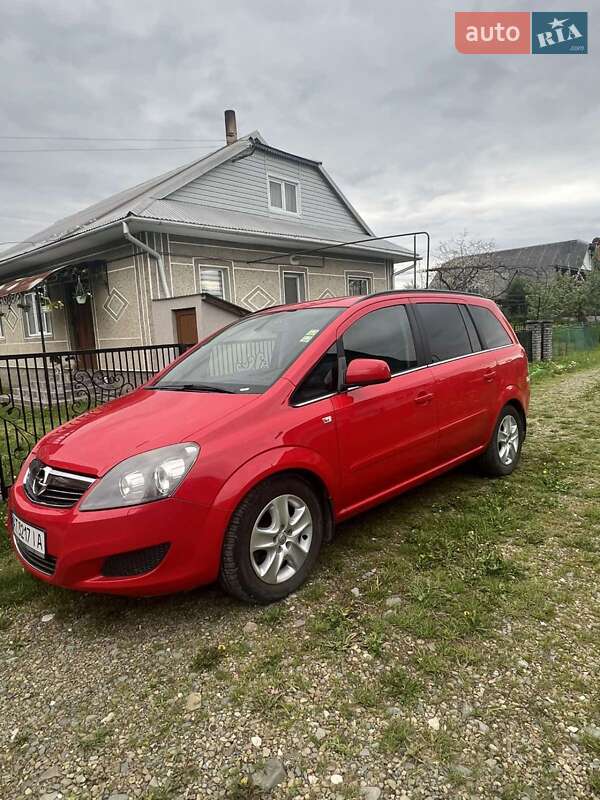 Минивэн Opel Zafira 2011 в Ивано-Франковске