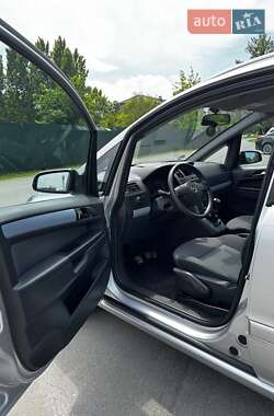 Минивэн Opel Zafira 2007 в 