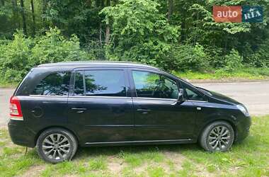 Минивэн Opel Zafira 2011 в 