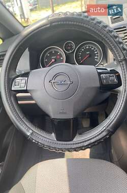 Минивэн Opel Zafira 2011 в 