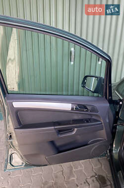 Мінівен Opel Zafira 2010 в 