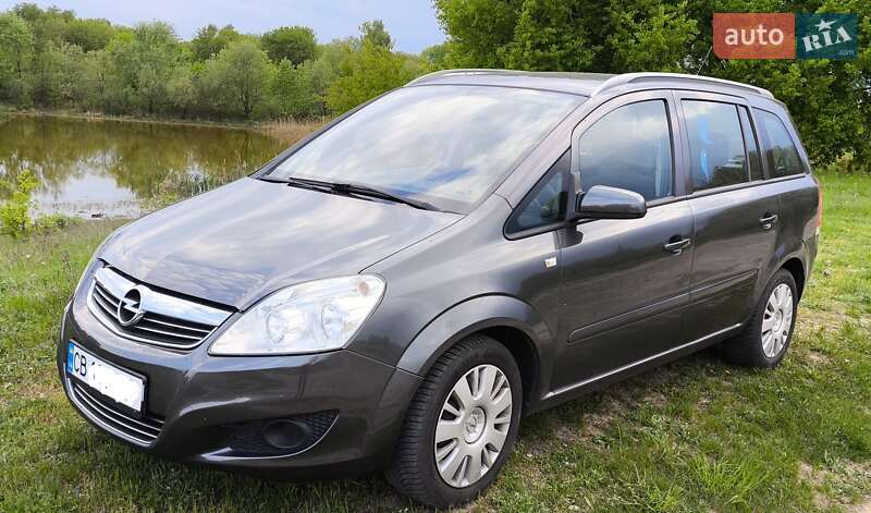 Минивэн Opel Zafira 2009 в 