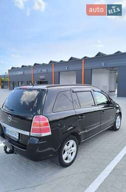 Минивэн Opel Zafira 2005 в 