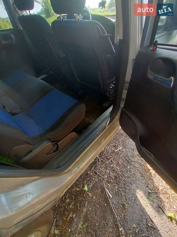 Минивэн Opel Zafira 1999 в Лозовой
