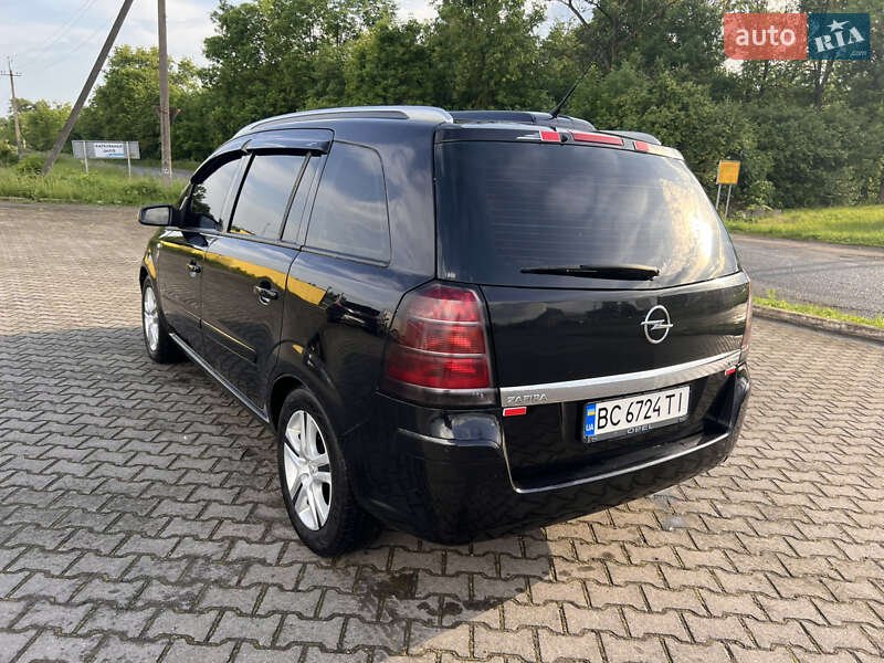 Минивэн Opel Zafira 2006 в Хотине