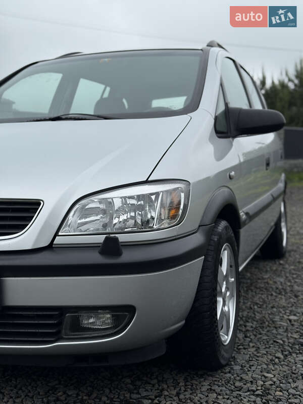 Минивэн Opel Zafira 2001 в Луцке